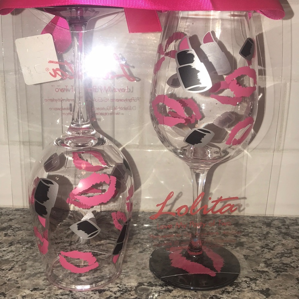 Lolita set of 2 plastic lipstick wine glasses